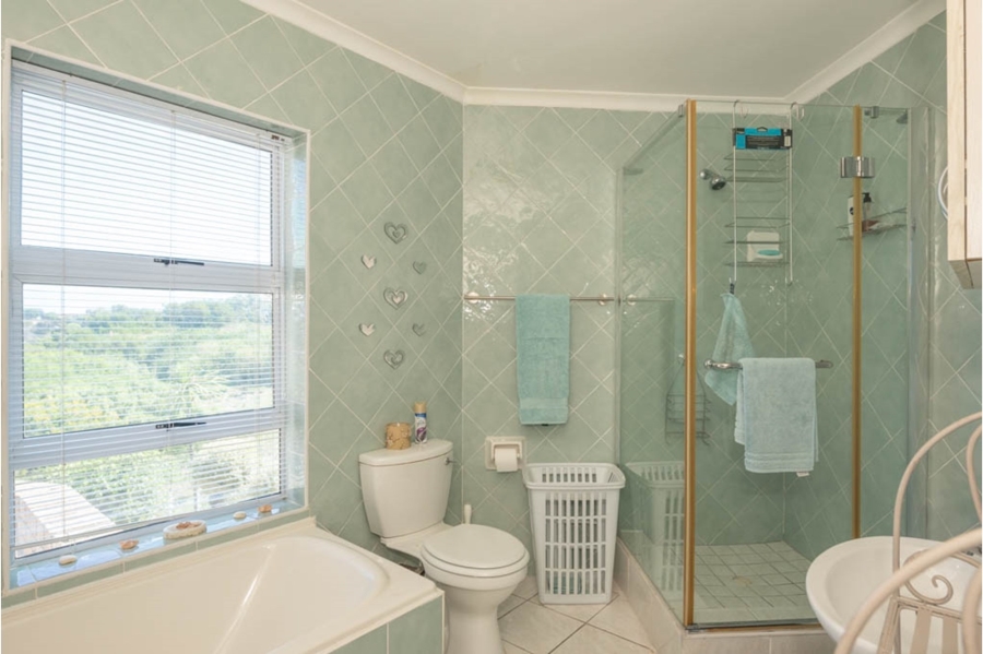 6 Bedroom Property for Sale in Humerail Eastern Cape